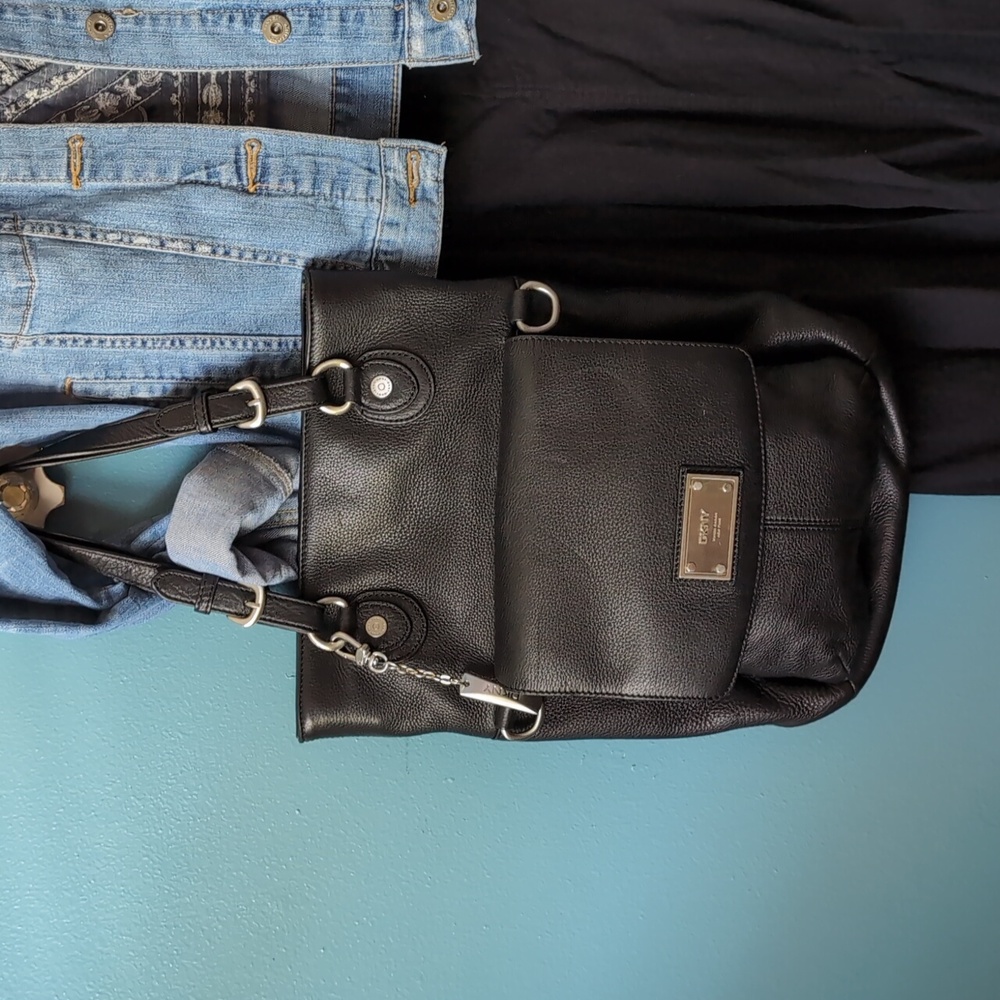 DKNY Black Pebble Leather Bucket Hand Bag - Picture 4 of 12